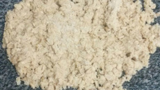 Pé-de-moleque tradicional