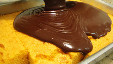 Cobertura de chocolate cremosa