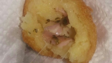 Bolinho de queijo com presunto