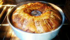 Bolo de banana com castanhas e passas