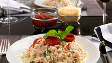 Risoto Urbano de tomate seco com rúcula