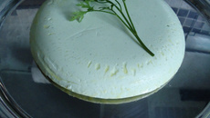 Mousse de ricota com alho