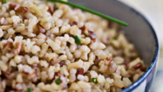 Arroz integral com cebolinha