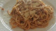 Macarrão à bolonhesa (o macarrão que você tem que comer)