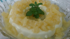 Flan de coco com abacaxi