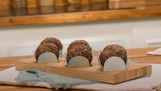 Brigadeiro recheado com sorvete