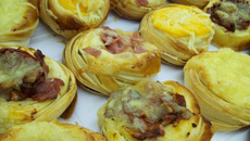 Esfiha aberta folhada