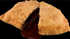 Pastel com recheio de chocolate