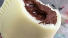 Pastel de leite em pó com creme de avelã