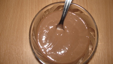 Mingau de amido de milho de chocolate