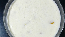 Mousse de pêssego em calda