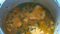 Peixe cozido simples