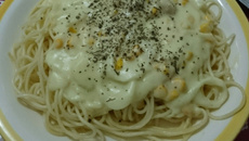 Espaguete com molho de queijo