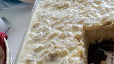 Bolo de abacaxi com coco da Rosely