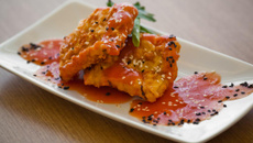 Peixe ensopado ao molho vermelho