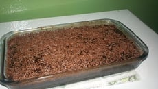 Receita fácil de bolo molhado de chocolate