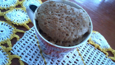 Bolo de farinha integral na caneca