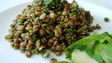 Salada de lentilha e tomate (vegetariana)