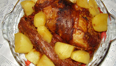 Carne assada com batatas