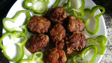 Polpetones (bolinhos de carne moída)