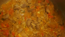 Miúdos de frango refogado