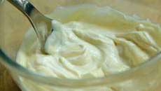 Maionese de alho - sem óleo - com batata e gemas de ovos