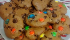 Cookie de baunilha com gotas de chocolate