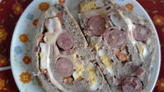 Rocambole de carne recheado