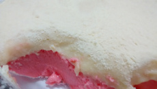 Gelatina de morango cremosa com creme de leite ninho