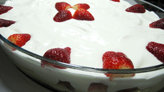 Torta de morango com suspiro