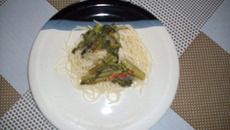 Espaguete com brócolis