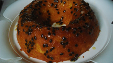 Bolo de maracujá molhadinho
