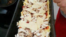 Tilápia na telha com mandioquinha