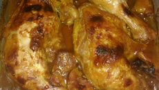 Coxa e sobrecoxa assada com molho barbecue