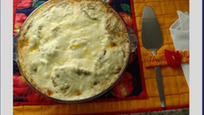 Lasanha de berinjela com presunto, queijo e carne moída