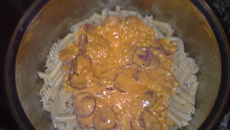 Macarrão cremoso com calabresa