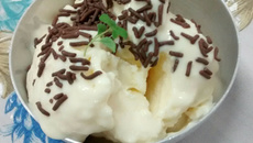 Sorvete cremoso de coco