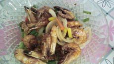 Camarão frito colorido