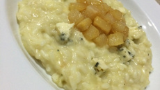 Risoto de pera com gorgonzola