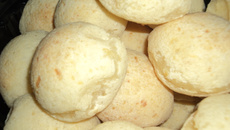 Pão de queijo mineiro da tia Kelly