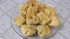 Trouxinha de Ricota com Tomate e Presunto