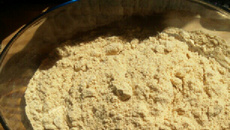 Torta de limão com massa de biscoito maisena