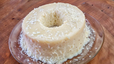 Bolo de tapioca granulada sem ovo e sem forno