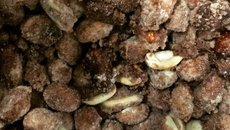 Amendoim doce com chocolate