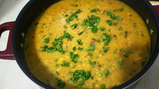 Caldo de peixe com frutos do mar