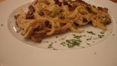 Bife acebolado com molho à Portugal