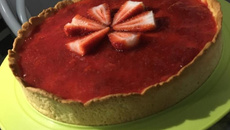 Torta de morango fácil e deliciosa 