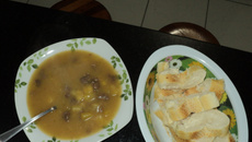 Deliciosa sopa de mandioca com costela