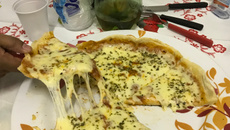 Massa de pizza com cerveja do Kashi