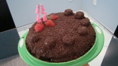 Bolo de chocolate com morango